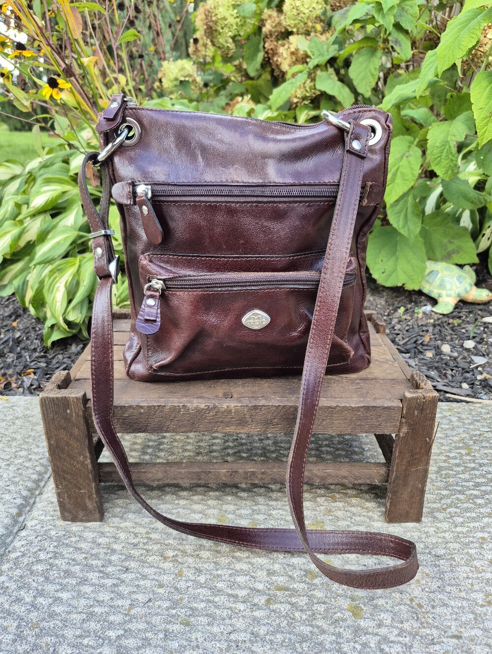 VTG The Trend Brown Italian Leather Multi Pocket Utility Crossbody Bag